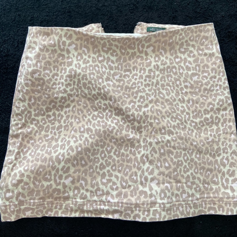 Super cute cheetah print skirt!